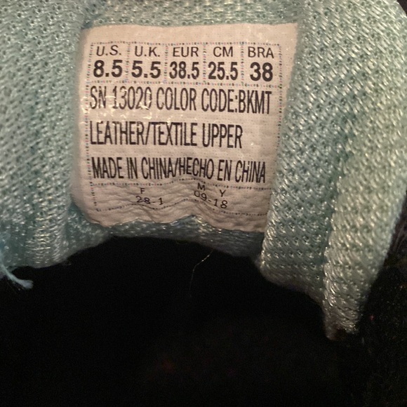 Skechers air cooled memory foam tennis shoes size 8.5 - Picture 4 of 5